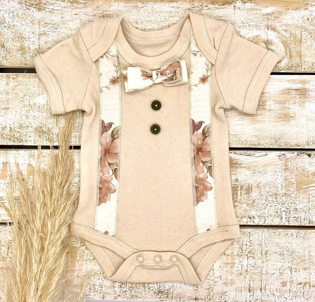 Vest with a floral touch: Newborn