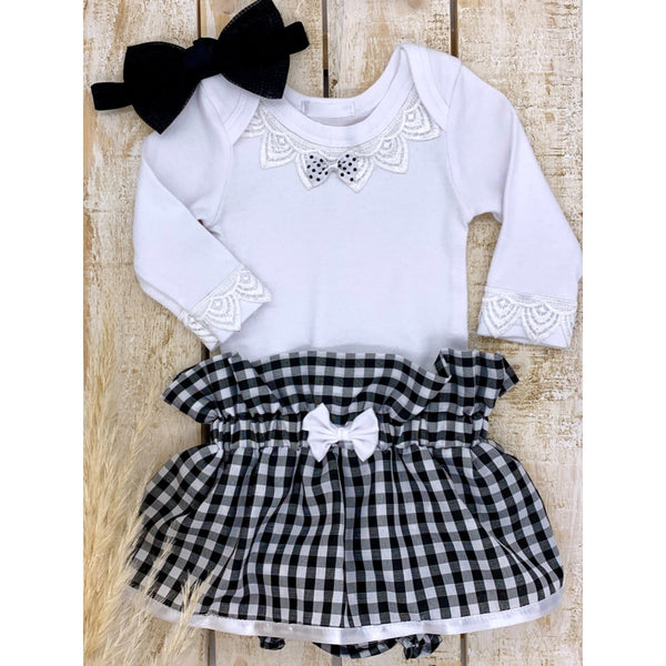 Stylish Little Lady: 0-3 Months