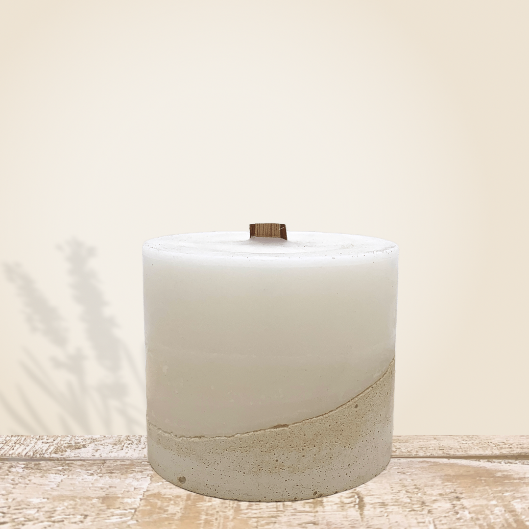 Vanilla-Raspberry Concrete Candle - 9 x 7 cm